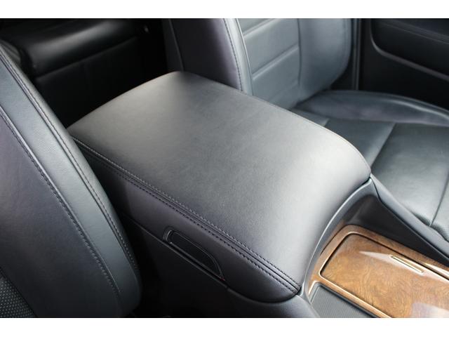 ヴェルファイアハイブリッド エグゼクティブラウンジ 禁煙車 フロントTRDエアロ サイド、リアモデリスタエアロ 純正10.5型JBLナビ 黒革シート 全周囲カメラ 後席モニター シートヒーター 衝突軽減ブレーキ パワーシート スマートキー(59枚目)