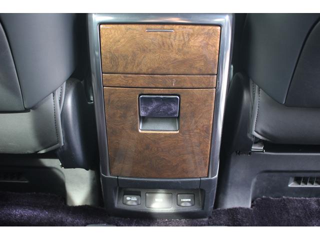 ヴェルファイアハイブリッド エグゼクティブラウンジ 禁煙車 フロントTRDエアロ サイド、リアモデリスタエアロ 純正10.5型JBLナビ 黒革シート 全周囲カメラ 後席モニター シートヒーター 衝突軽減ブレーキ パワーシート スマートキー(65枚目)