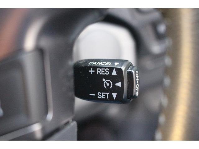 ハイエースバン ロングスーパーＧＬ　ダークプライムＳ　ワンオーナー　後期型　禁煙車　ナビ　バックカメラ　ハーフレザーシート　ＬＥＤヘッドライト　オートクルーズコントロール　電動格納ドアミラー　オートライト　衝突軽減ブレーキ　スマートキー　プッシュスタート（4枚目）