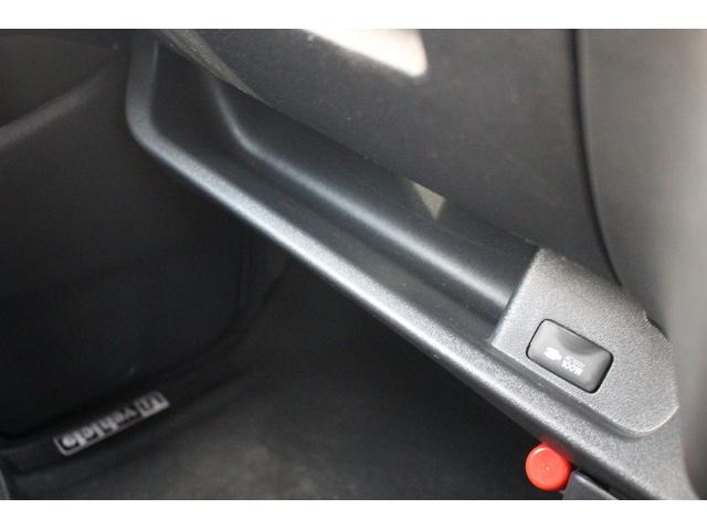 ハイエースバン ロングスーパーＧＬ　ダークプライムＳ　ワンオーナー　後期型　禁煙車　ナビ　バックカメラ　ハーフレザーシート　ＬＥＤヘッドライト　オートクルーズコントロール　電動格納ドアミラー　オートライト　衝突軽減ブレーキ　スマートキー　プッシュスタート（65枚目）