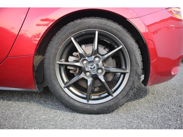 ロードスター Sレザーパッケージ マツダコネクト 6速MT 純正7インチナビ BOSEサウンド ブラインドスポットモニター レーンキープアシスト 温熱黒革 LEDヘッドライト フルセグTV ETC 純正16インチアルミ(17枚目)