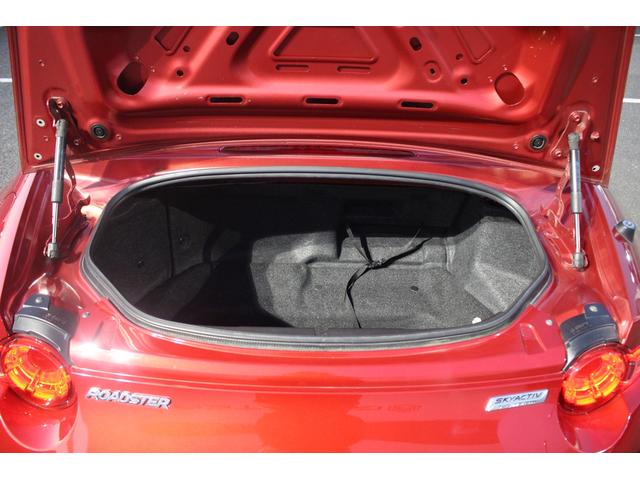 ロードスター Sレザーパッケージ マツダコネクト 6速MT 純正7インチナビ BOSEサウンド ブラインドスポットモニター レーンキープアシスト 温熱黒革 LEDヘッドライト フルセグTV ETC 純正16インチアルミ(67枚目)
