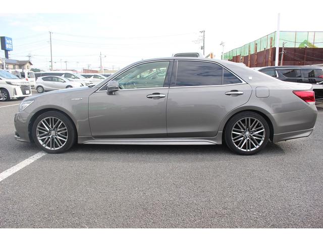 クラウンハイブリッド アスリートＧ　純正８インチナビ　バックカメラ　フルセグＴＶ　シートヒーター　シートエアコン　黒革シート　純正ＯＰ１８インチアルミホイール　ＬＥＤヘッドライト　オートクルーズコントロール　ＥＴＣ　オートライト（11枚目）