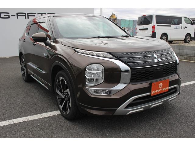 アウトランダーPHEV P パノラマサンルーフ マイパイロット eアシスト BOSEプレミアムサウンド 純正9型ナビ 360°カメラ 黒革シート ハンズフリーパワーバックドア レーダークルーズコントロール(10枚目)