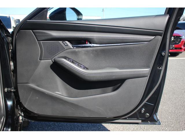 MAZDA3ファストバック XDプロアクティブ 後期型 禁煙車 純正10.25インチナビ フルセグTV 全周囲カメラ レーダークルーズコントロール シートヒーター ブラインドスポットモニター ETC 純正18インチアルミホイール パワーシート(20枚目)