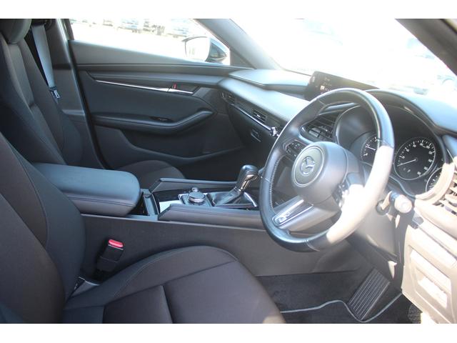 MAZDA3ファストバック XDプロアクティブ 後期型 禁煙車 純正10.25インチナビ フルセグTV 全周囲カメラ レーダークルーズコントロール シートヒーター ブラインドスポットモニター ETC 純正18インチアルミホイール パワーシート(21枚目)