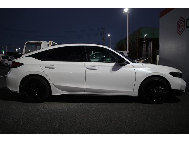 シビック RS 禁煙車 ワンオーナー 6MT 純正9インチディスプレイ バックカメラ フルセグTV BOSEサウンドシステム LEDヘッドライト ETC2.0 純正18インチアルミホイール クリアランスソナー(12枚目)