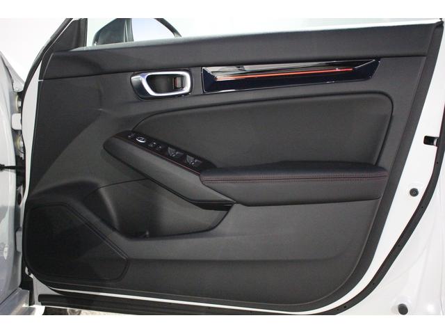シビック RS 禁煙車 ワンオーナー 6MT 純正9インチディスプレイ バックカメラ フルセグTV BOSEサウンドシステム LEDヘッドライト ETC2.0 純正18インチアルミホイール クリアランスソナー(24枚目)