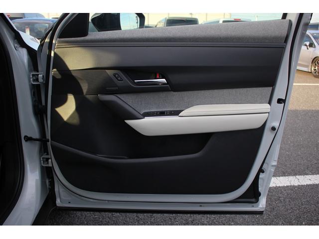 MX-30 100周年特別記念車 禁煙車 メーカー8.8インチセンターディスプレイ BOSEプレミアムサウンドシステム レーダークルーズコントロール アラウンドビューモニター ETC2.0 純正18インチアルミホイール(32枚目)