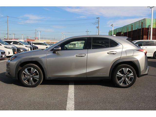 UX UX300e バージョンL 禁煙車 マークレビンソンサウンド メーカー10.3型ナビ 全周囲カメラ 青白革シート ETC2.0 1500W給電 ブライドスポットモニター パワーシート シートヒーター シートエアコン(5枚目)