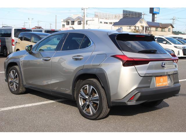 UX UX300e バージョンL 禁煙車 マークレビンソンサウンド メーカー10.3型ナビ 全周囲カメラ 青白革シート ETC2.0 1500W給電 ブライドスポットモニター パワーシート シートヒーター シートエアコン(6枚目)