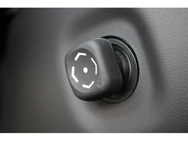 UX UX300e バージョンL 禁煙車 マークレビンソンサウンド メーカー10.3型ナビ 全周囲カメラ 青白革シート ETC2.0 1500W給電 ブライドスポットモニター パワーシート シートヒーター シートエアコン(41枚目)