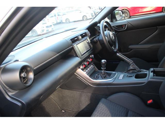 GR86 SZ 禁煙車 6速マニュアル 純正ナビ オートクルーズコントロール LEDヘッドライト Bluetooth接続 純正17インチアルミホイール ETC プッシュスタート フルセグTV スマートキー(36枚目)