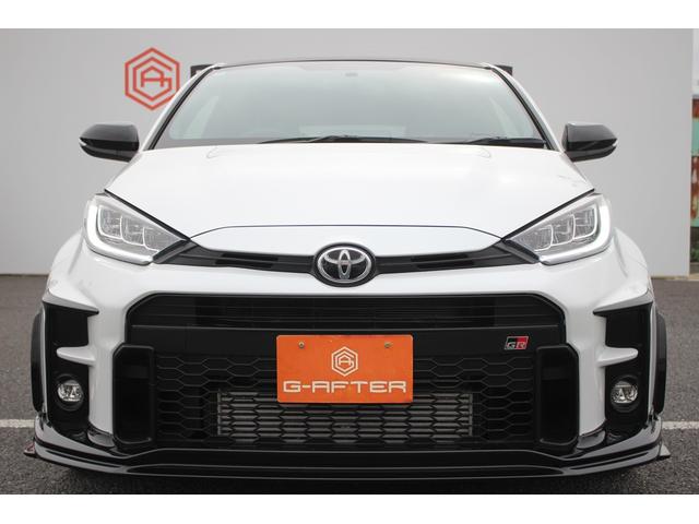 GRヤリス RZ ハイパフォーマンス 禁煙車 ワンオーナー 純正8インチディスプレイオーディオ JBLサウンドシステム LEDヘッドライト 純正18インチBBS製アルミホイール カーボンルーフ GRフロントスポイラー(10枚目)