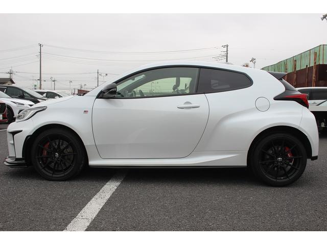 GRヤリス RZ ハイパフォーマンス 禁煙車 ワンオーナー 純正8インチディスプレイオーディオ JBLサウンドシステム LEDヘッドライト 純正18インチBBS製アルミホイール カーボンルーフ GRフロントスポイラー(12枚目)