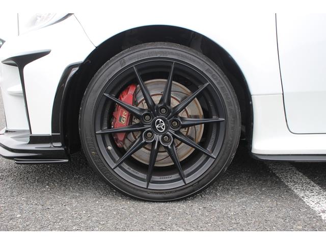 GRヤリス RZ ハイパフォーマンス 禁煙車 ワンオーナー 純正8インチディスプレイオーディオ JBLサウンドシステム LEDヘッドライト 純正18インチBBS製アルミホイール カーボンルーフ GRフロントスポイラー(20枚目)