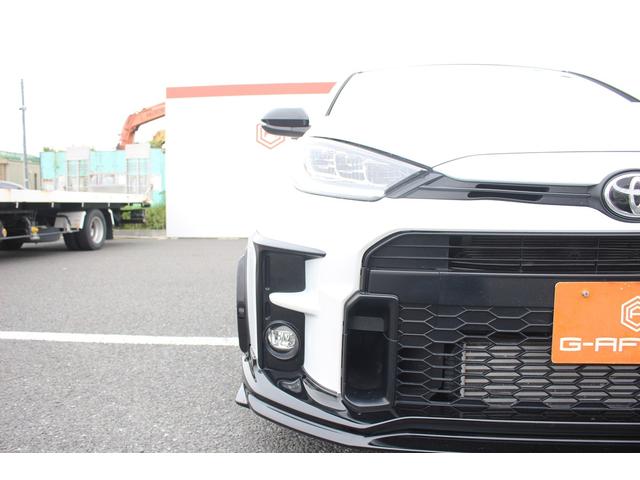 GRヤリス RZ ハイパフォーマンス 禁煙車 ワンオーナー 純正8インチディスプレイオーディオ JBLサウンドシステム LEDヘッドライト 純正18インチBBS製アルミホイール カーボンルーフ GRフロントスポイラー(21枚目)
