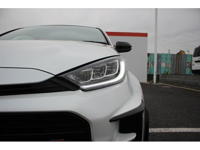 GRヤリス RZ ハイパフォーマンス 禁煙車 ワンオーナー 純正8インチディスプレイオーディオ JBLサウンドシステム LEDヘッドライト 純正18インチBBS製アルミホイール カーボンルーフ GRフロントスポイラー(25枚目)