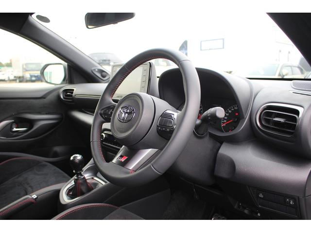 GRヤリス RZ ハイパフォーマンス 禁煙車 ワンオーナー 純正8インチディスプレイオーディオ JBLサウンドシステム LEDヘッドライト 純正18インチBBS製アルミホイール カーボンルーフ GRフロントスポイラー(33枚目)