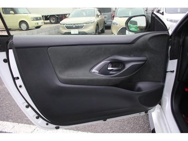 GRヤリス RZ ハイパフォーマンス 禁煙車 ワンオーナー 純正8インチディスプレイオーディオ JBLサウンドシステム LEDヘッドライト 純正18インチBBS製アルミホイール カーボンルーフ GRフロントスポイラー(36枚目)