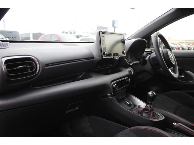 GRヤリス RZ ハイパフォーマンス 禁煙車 ワンオーナー 純正8インチディスプレイオーディオ JBLサウンドシステム LEDヘッドライト 純正18インチBBS製アルミホイール カーボンルーフ GRフロントスポイラー(37枚目)