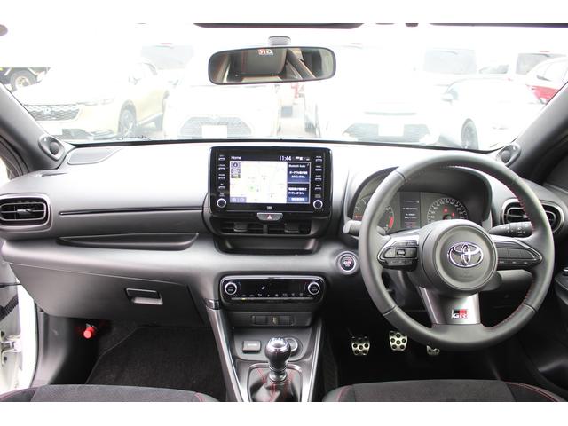 GRヤリス RZ ハイパフォーマンス 禁煙車 ワンオーナー 純正8インチディスプレイオーディオ JBLサウンドシステム LEDヘッドライト 純正18インチBBS製アルミホイール カーボンルーフ GRフロントスポイラー(40枚目)