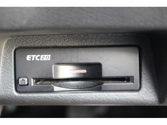 スカイライン 400R 禁煙車 ワンオーナー BOSEサウンドシステム メーカーナビ フルセグTV 全周囲カメラ LEDヘッドライト ETC シートヒーター パワーシート クリアランスソナー 黒革シート アンビエントライト(6枚目)