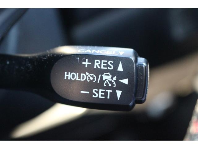 ハリアー プレミアム メタル アンド レザーパッケージ 後期型 禁煙車 メーカーナビ バックカメラ フルセグTV 温冷黒革 電動リアゲート 3眼LEDヘッドライト オートクルーズコントロール レーンキープアシスト 衝突軽減ブレーキ ETC オートホールド(12枚目)