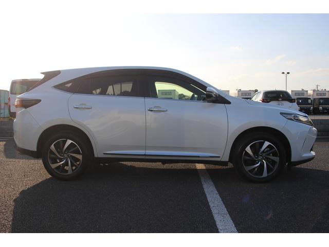 ハリアー プレミアム メタル アンド レザーパッケージ 後期型 禁煙車 メーカーナビ バックカメラ フルセグTV 温冷黒革 電動リアゲート 3眼LEDヘッドライト オートクルーズコントロール レーンキープアシスト 衝突軽減ブレーキ ETC オートホールド(22枚目)