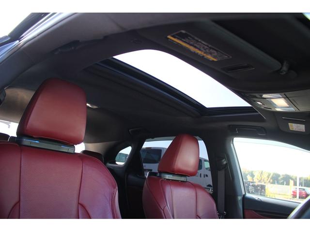 RX RX450h Fスポーツ 禁煙車 サンルーフ 純正12.3型ナビ 全周囲カメラ フルセグTV 温冷赤革シート 電動リアゲート 3眼LEDヘッドライト オートクルーズコントロール レーンキープアシスト 衝突軽減ブレーキ(3枚目)