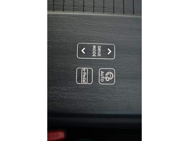 アリア B6 禁煙車 純正12.3インチナビ サンルーフ BOSEサウンド フルセグTV 全周囲カメラ プロパイロット ETC2.0 電動リアゲート LEDヘッドライト シートヒーター 純正19アルミホイール(57枚目)