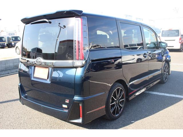 ノア Si GRスポーツ 禁煙車 純正9型ナビ バックカメラ フルセグTV 黒半革シート オートクルーズコントロール レーンキープアシスト ETC2.0 衝突軽減ブレーキ デジタルインナーミラー 両側電動スライドドア(18枚目)