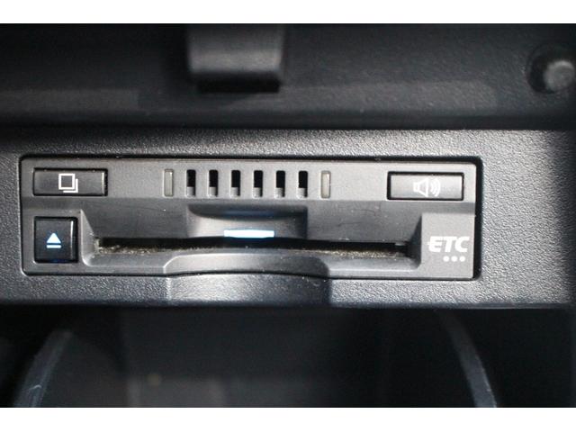 アルファード ２．５Ｓ　Ｃパッケージ　後期型　禁煙車　モデリスタエアロ　サンルーフ　後席モニター　純正９型ナビ　バックカメラ　フルセグＴＶ　温冷黒革　３眼ＬＥＤヘッドライト　シグネチャーイルミ　衝突軽減ブレーキ　レーンキープアシスト（12枚目）