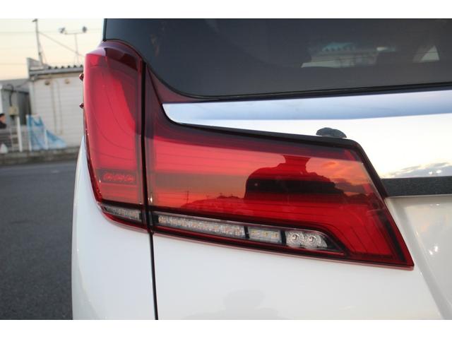 アルファード ２．５Ｓ　Ｃパッケージ　後期型　禁煙車　モデリスタエアロ　サンルーフ　後席モニター　純正９型ナビ　バックカメラ　フルセグＴＶ　温冷黒革　３眼ＬＥＤヘッドライト　シグネチャーイルミ　衝突軽減ブレーキ　レーンキープアシスト（33枚目）