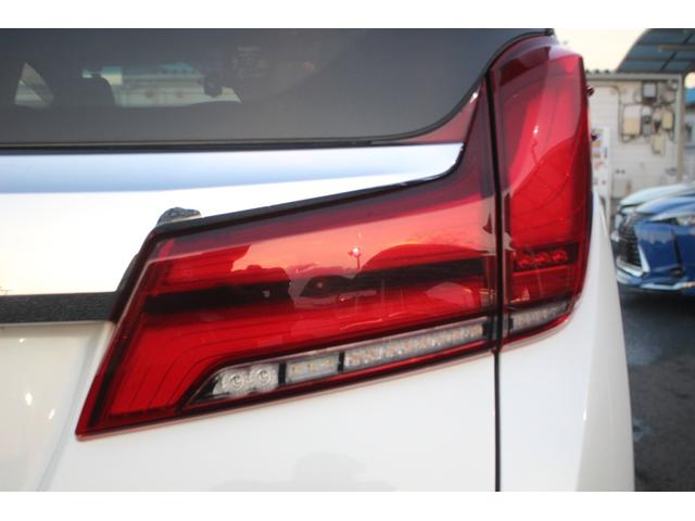 アルファード ２．５Ｓ　Ｃパッケージ　後期型　禁煙車　モデリスタエアロ　サンルーフ　後席モニター　純正９型ナビ　バックカメラ　フルセグＴＶ　温冷黒革　３眼ＬＥＤヘッドライト　シグネチャーイルミ　衝突軽減ブレーキ　レーンキープアシスト（34枚目）