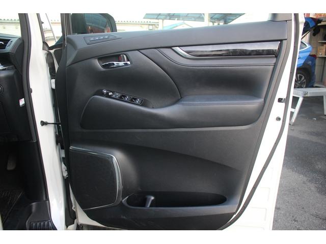 アルファード ２．５Ｓ　Ｃパッケージ　後期型　禁煙車　モデリスタエアロ　サンルーフ　後席モニター　純正９型ナビ　バックカメラ　フルセグＴＶ　温冷黒革　３眼ＬＥＤヘッドライト　シグネチャーイルミ　衝突軽減ブレーキ　レーンキープアシスト（36枚目）
