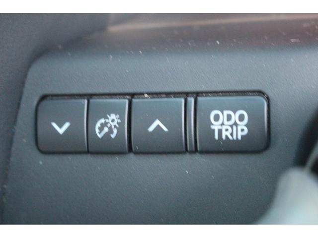 アルファード ２．５Ｓ　Ｃパッケージ　後期型　禁煙車　モデリスタエアロ　サンルーフ　後席モニター　純正９型ナビ　バックカメラ　フルセグＴＶ　温冷黒革　３眼ＬＥＤヘッドライト　シグネチャーイルミ　衝突軽減ブレーキ　レーンキープアシスト（52枚目）