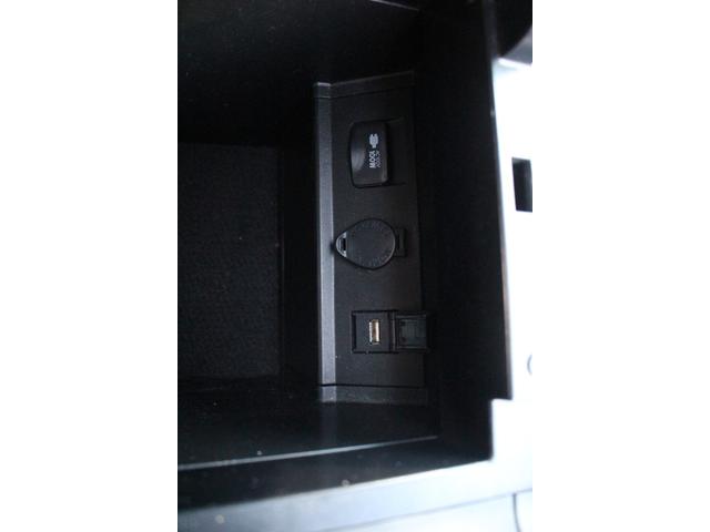 アルファード ２．５Ｓ　Ｃパッケージ　後期型　禁煙車　モデリスタエアロ　サンルーフ　後席モニター　純正９型ナビ　バックカメラ　フルセグＴＶ　温冷黒革　３眼ＬＥＤヘッドライト　シグネチャーイルミ　衝突軽減ブレーキ　レーンキープアシスト（64枚目）