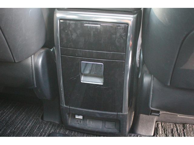 アルファード ２．５Ｓ　Ｃパッケージ　後期型　禁煙車　モデリスタエアロ　サンルーフ　後席モニター　純正９型ナビ　バックカメラ　フルセグＴＶ　温冷黒革　３眼ＬＥＤヘッドライト　シグネチャーイルミ　衝突軽減ブレーキ　レーンキープアシスト（65枚目）