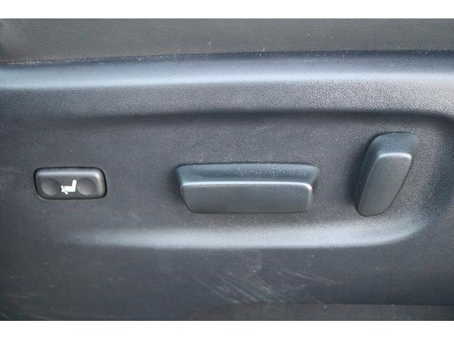 アルファード ２．５Ｓ　Ｃパッケージ　後期型　禁煙車　モデリスタエアロ　サンルーフ　後席モニター　純正９型ナビ　バックカメラ　フルセグＴＶ　温冷黒革　３眼ＬＥＤヘッドライト　シグネチャーイルミ　衝突軽減ブレーキ　レーンキープアシスト（73枚目）