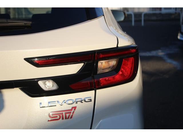 レヴォーグ ＳＴＩスポーツＲ　ＥＸ　禁煙車　サンルーフ　純正１２．３型ナビ　全周囲カメラ　フルセグＴＶ　温熱黒革　電動リアゲート　衝突軽減ブレーキ　レーダークルーズコントロール　レーンキープアシスト　デジタルインナーミラー　ＥＴＣ（31枚目）