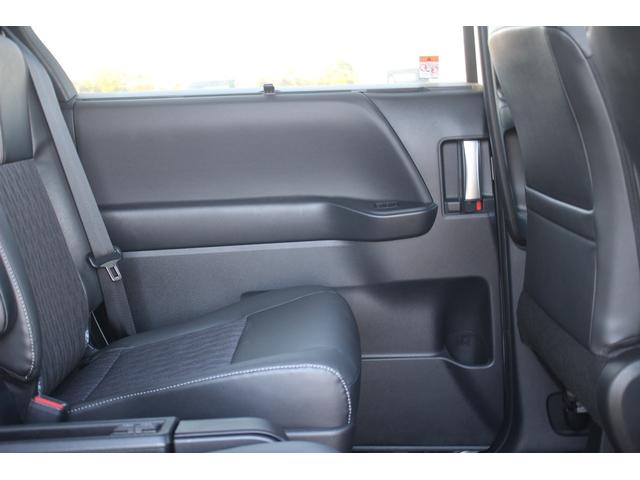 ノア ハイブリッドＳ－Ｚ　禁煙車　純正１０．５インチナビ　１４インチ有機ＥＬ後席モニター　フルセグＴＶ　両側電動スライドドア　バックカメラ　ＬＥＤヘッドライト　ＥＴＣ２．０　ブラインドスポットモニター　シートヒーター（35枚目）