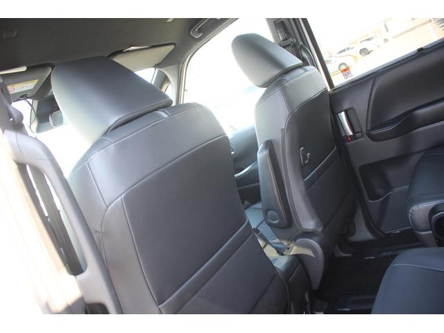 ノア ハイブリッドＳ－Ｚ　禁煙車　純正１０．５インチナビ　１４インチ有機ＥＬ後席モニター　フルセグＴＶ　両側電動スライドドア　バックカメラ　ＬＥＤヘッドライト　ＥＴＣ２．０　ブラインドスポットモニター　シートヒーター（42枚目）