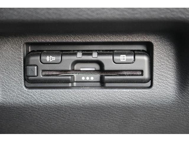 キックス Ｘ　ツートーンインテリアエディション　禁煙車　ｃａｒｒｏｚｚｅｒｉａ９インチナビ　フルセグＴＶ　全周囲カメラ　ＬＥＤヘッドライト　プロパイロット　デジタルインナーミラー　ＥＴＣ　シートヒーター　純正１７インチアルミホイール（7枚目）