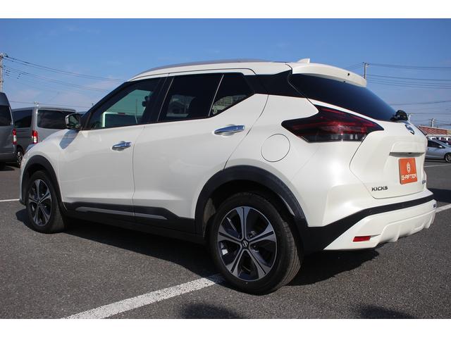 キックス Ｘ　ツートーンインテリアエディション　禁煙車　ｃａｒｒｏｚｚｅｒｉａ９インチナビ　フルセグＴＶ　全周囲カメラ　ＬＥＤヘッドライト　プロパイロット　デジタルインナーミラー　ＥＴＣ　シートヒーター　純正１７インチアルミホイール（12枚目）