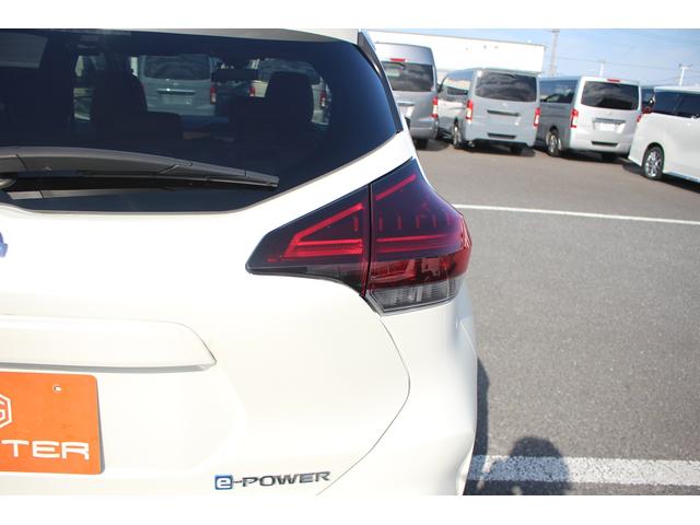 キックス Ｘ　ツートーンインテリアエディション　禁煙車　ｃａｒｒｏｚｚｅｒｉａ９インチナビ　フルセグＴＶ　全周囲カメラ　ＬＥＤヘッドライト　プロパイロット　デジタルインナーミラー　ＥＴＣ　シートヒーター　純正１７インチアルミホイール（27枚目）