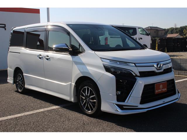 ヴォクシー ＺＳ　煌ＩＩ　禁煙車　カロッツェリア８インチナビ　モデリスタフルエアロ　バックカメラ　アルパイン後席モニター　ＬＥＤヘッドライト　両側電動スライドドア　ＥＴＣ　純正１６インチアルミホイール　プッシュスタート（9枚目）