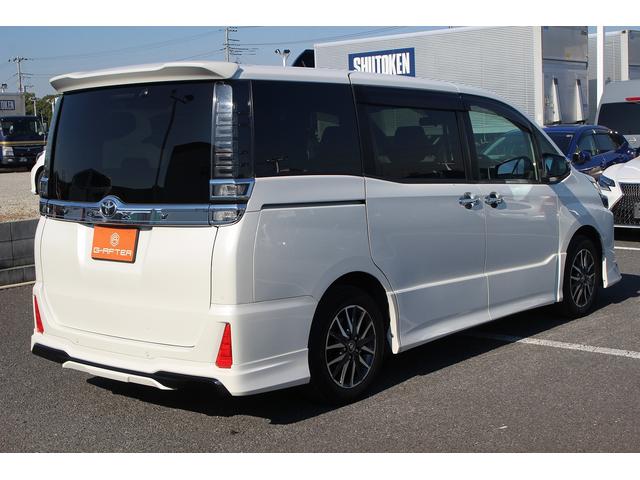 ヴォクシー ＺＳ　煌ＩＩ　禁煙車　カロッツェリア８インチナビ　モデリスタフルエアロ　バックカメラ　アルパイン後席モニター　ＬＥＤヘッドライト　両側電動スライドドア　ＥＴＣ　純正１６インチアルミホイール　プッシュスタート（15枚目）