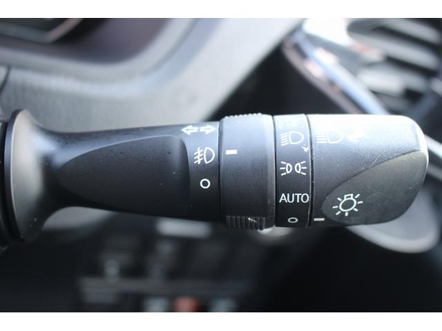 ヴォクシー ＺＳ　煌ＩＩ　禁煙車　カロッツェリア８インチナビ　モデリスタフルエアロ　バックカメラ　アルパイン後席モニター　ＬＥＤヘッドライト　両側電動スライドドア　ＥＴＣ　純正１６インチアルミホイール　プッシュスタート（50枚目）