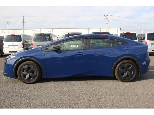 プリウス Ｕ　禁煙車　純正８インチナビ　フルセグＴＶ　全周囲カメラ　衝突軽減システム　ＬＥＤヘッドライト　レーダークルーズコントロール　ＥＴＣ２．０　オートライト　１００Ｖ電源　Ｂｌｕｅｔｏｏｔｈ（12枚目）